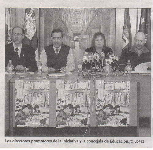 Recorete de prensa con la foto de la concejala de Educaci&oacute;n y los Directores
