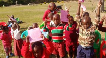 Estudiantes de l'Escola primària keniana del districte de Migori.